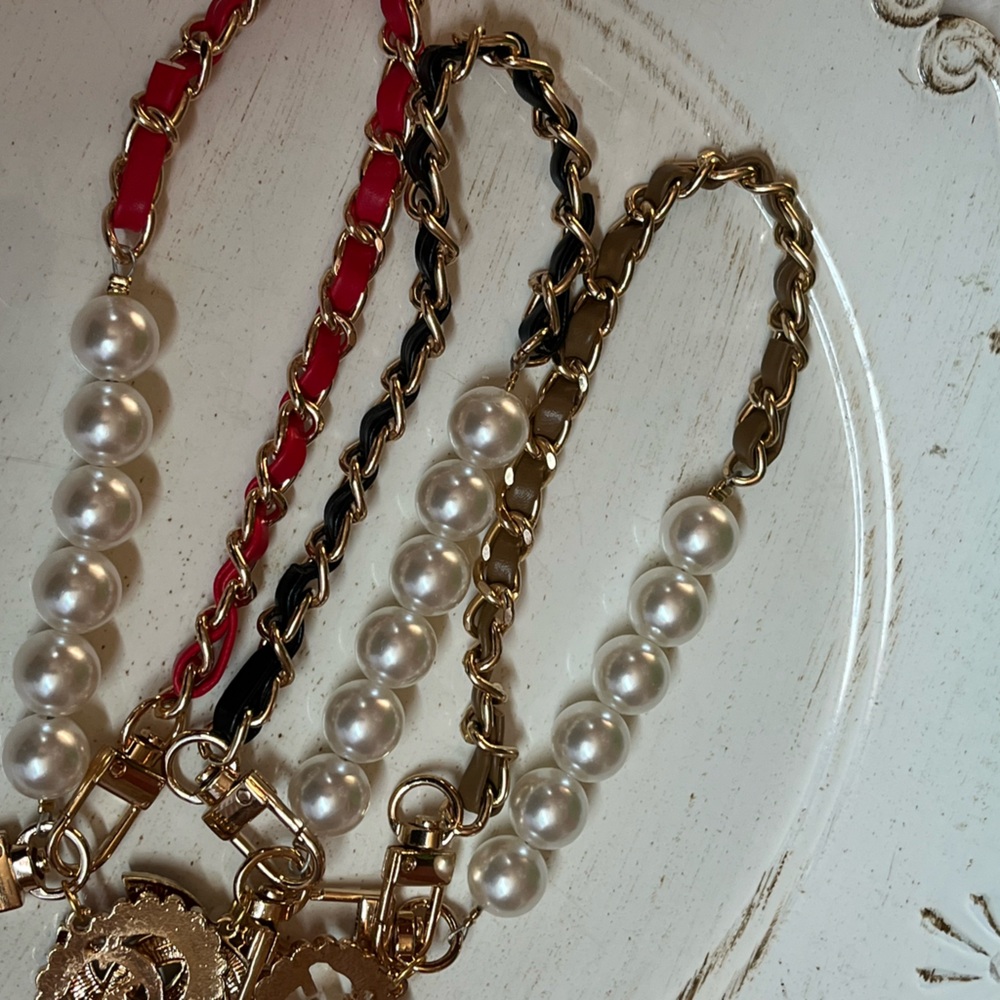 Fashion gold tone and Faux leather &  Pearl wristlet strap (1) black - Picture 5 of 6